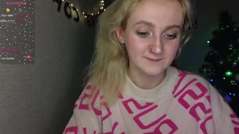 Snapshot of frosty_blueberries4 chatting on January 12, 7:42 pm ANA online show from January 12, 7:42 pm