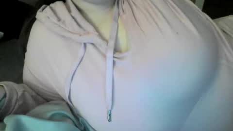 Snapshot of funflirt97 chatting on December 10, 2:05 am Linnys Palace online show from December 10, 2:05 am