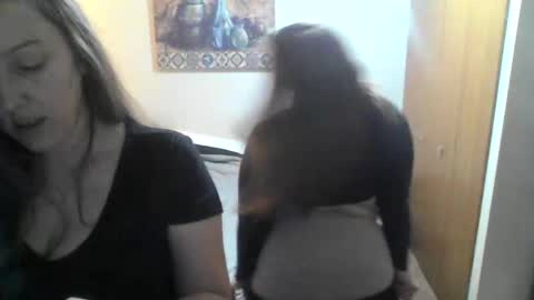 Snapshot of funflirt97 chatting on December 20, 2:41 am Linnys Palace online show from December 20, 2:41 am