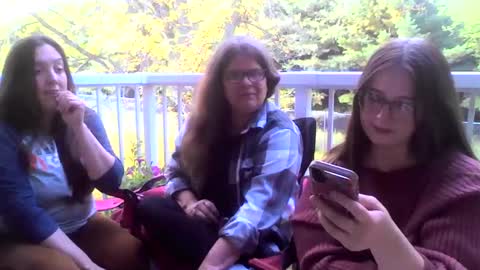 Snapshot of funflirt97 chatting on September 24, 8:52 pm Linnys Palace online show from September 24, 8:52 pm