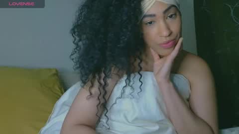Gabbii Cakez online show from June 6, 8:37 pm