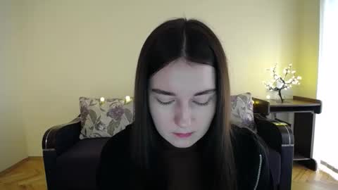 Snapshot of gabby_di chatting on January 21, 8:41 am Jaklin online show from January 21, 8:41 am