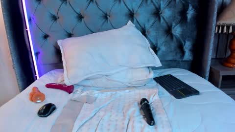 Snapshot of gabhy_rivera chatting on September 10, 1:44 pm gabhy_rivera online show from September 10, 1:44 pm