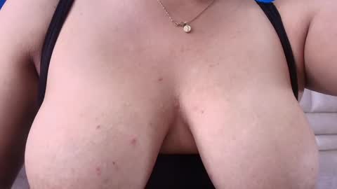 Snapshot of gabriela_leone chatting on February 27, 8:20 pm gabriela online show from February 27, 8:20 pm
