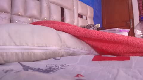 Snapshot of gabriela_leone chatting on December 28, 7:11 pm gabriela online show from December 28, 7:11 pm