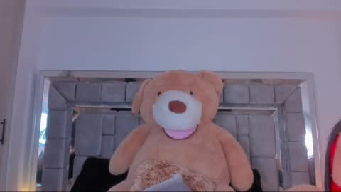 Gabriela Montes online show from December 14, 1:27 am