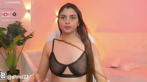 Snapshot of gabriellahoney18 chatting on September 11, 7:58 pm Gabriella online show from September 11, 7:58 pm
