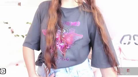 Snapshot of gabriellahoney18 chatting on February 8, 7:27 pm Gabriella online show from February 8, 7:27 pm