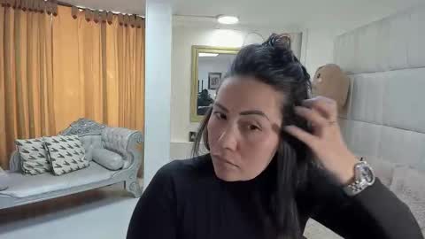 gabriela online show from December 19, 4:32 pm