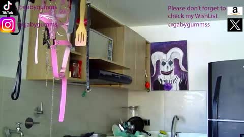 gabygumms online show from September 15, 7:21 pm