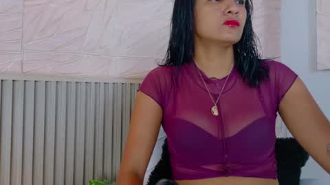 gaviluc_ online show from June 19, 11:57 am