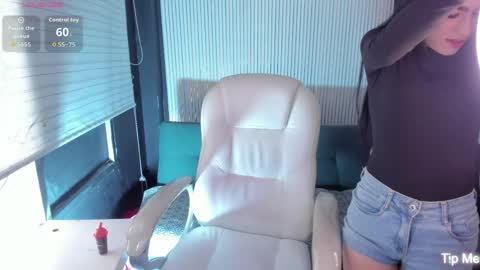 gemmabrown_ online show from April 17, 2:08 pm