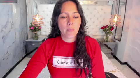 Snapshot of georgina_mussk chatting on February 17, 7:44 pm Georgina online show from February 17, 7:44 pm
