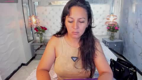 Snapshot of georgina_mussk chatting on February 15, 8:01 pm Georgina online show from February 15, 8:01 pm