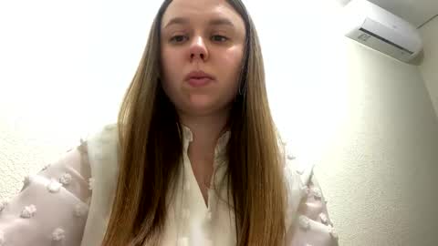 georginagina online show from December 3, 11:07 pm