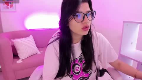 Snapshot of gia_brawn chatting on October 16, 11:24 am Gia online show from October 16, 11:24 am