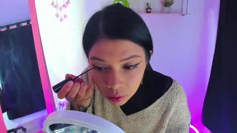 giaaaa   online show from February 20, 11:05 pm