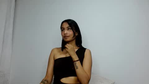 Snapshot of gia_lee10 chatting on September 23, 6:33 am Gia Lee online show from September 23, 6:33 am