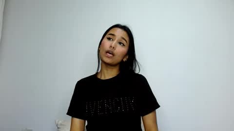 Snapshot of gia_lee10 chatting on October 3, 3:22 am Gia Lee online show from October 3, 3:22 am