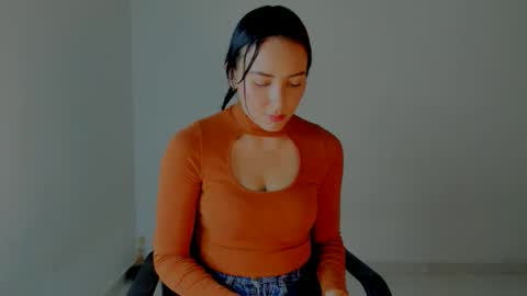 GIA WHITE Independet  online show from March 18, 4:45 pm