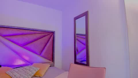 Gia  online show from February 18, 5:01 pm