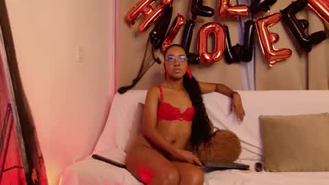 Snapshot of gianellaaritza chatting on November 1, 7:29 pm Gia online show from November 1, 7:29 pm