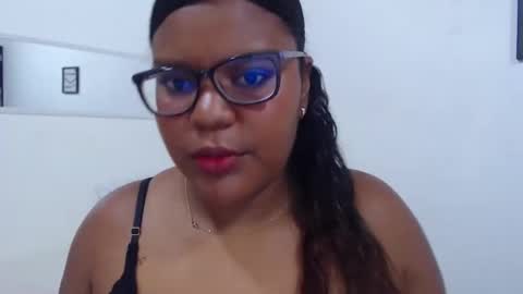 Gibi Laurent online show from May 15, 1:58 pm