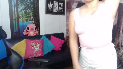 Snapshot of gigi_gilt_ chatting on September 13, 2:25 pm Gigi 3 online show from September 13, 2:25 pm