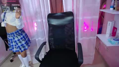 GIGI STCOTT online show from October 31, 4:25 am