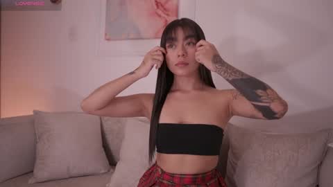 Snapshot of gigilee_ chatting on February 4, 6:38 pm GIGI online show from February 4, 6:38 pm