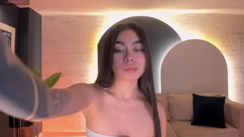 Snapshot of gigilee_ chatting on December 4, 12:03 pm GIGI online show from December 4, 12:03 pm