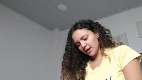 Giia  online show from November 21, 3:25 pm