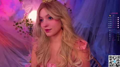 Stacy online show from December 14, 6:03 pm