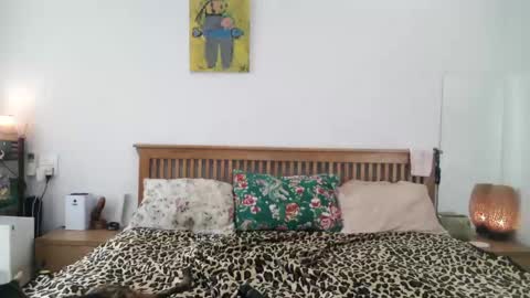 Suki online show from September 24, 4:55 am