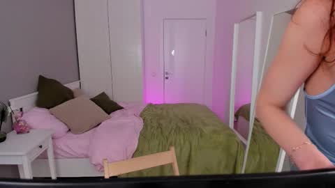 Snapshot of gin_yoon chatting on February 18, 6:37 am Gin online show from February 18, 6:37 am