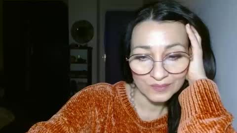 Snapshot of ginaoneon chatting on January 4, 8:27 pm GinaONeon online show from January 4, 8:27 pm