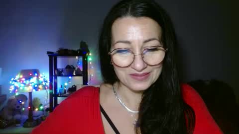 GinaONeon online show from February 7, 8:35 pm