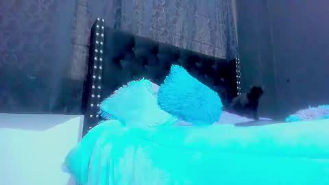 Miss online show from November 7, 8:03 pm