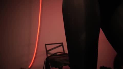        im expecting 350 thumbs up on my altar   online show from February 24, 10:19 pm