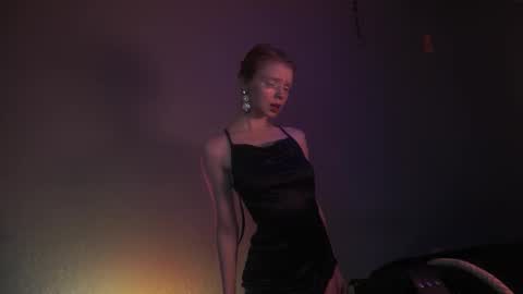        im expecting 350 thumbs up on my altar   online show from February 4, 10:13 pm