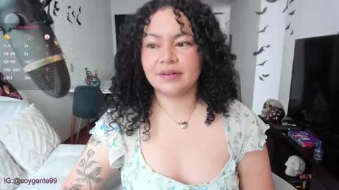 girl_inline online show from November 5, 3:50 pm