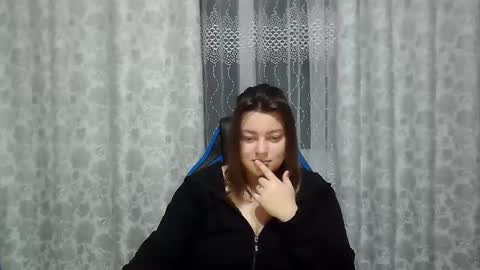 Snapshot of girl_leya chatting on January 28, 9:29 pm girl_leya online show from January 28, 9:29 pm