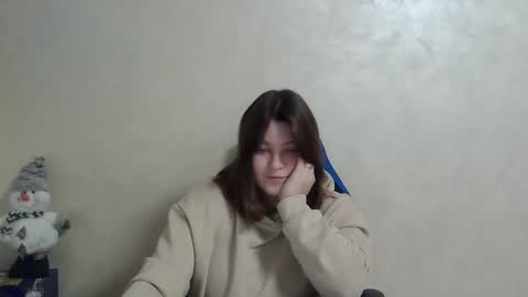 Snapshot of girl_leya chatting on December 14, 11:23 pm girl_leya online show from December 14, 11:23 pm
