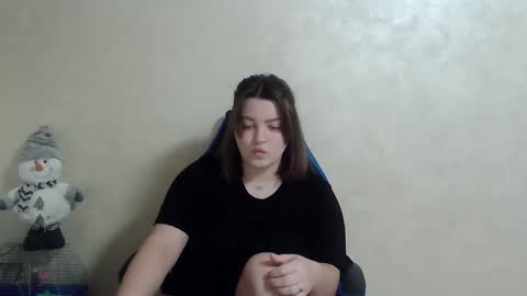 Snapshot of girl_leya chatting on January 6, 10:37 pm girl_leya online show from January 6, 10:37 pm