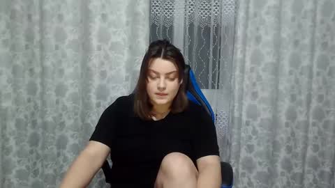 Snapshot of girl_leya chatting on January 26, 10:46 pm girl_leya online show from January 26, 10:46 pm