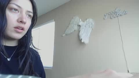 Jasmine online show from March 5, 7:31 pm