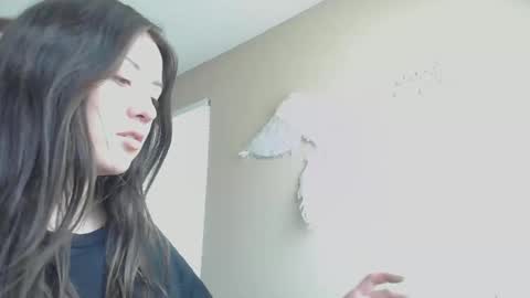 Jasmine online show from June 3, 2:44 pm