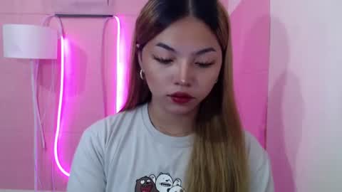 Rhaine online show from March 2, 1:37 am