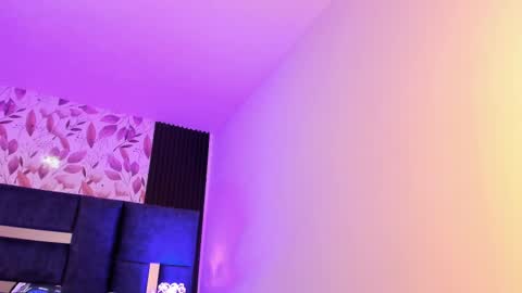     online show from February 25, 9:53 am