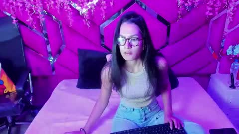 gisell_squirt online show from October 20, 12:30 pm